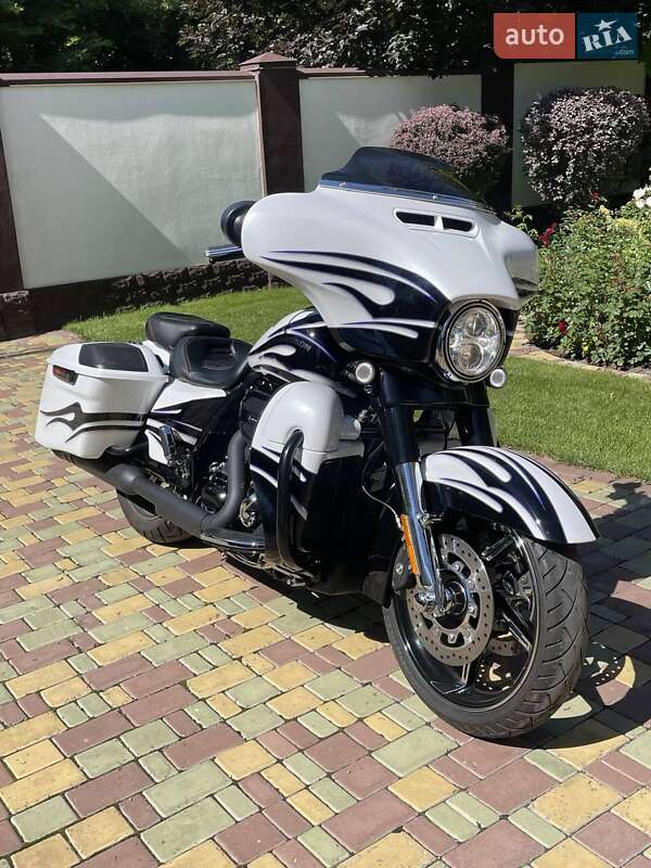 Мотоцикл Туризм Harley-Davidson CVO Street Glide 2016 в Харкові