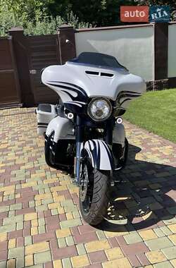 Мотоцикл Туризм Harley-Davidson CVO Street Glide 2016 в 