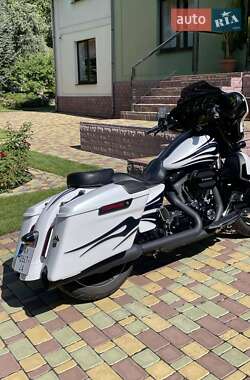 Мотоцикл Туризм Harley-Davidson CVO Street Glide 2016 в 