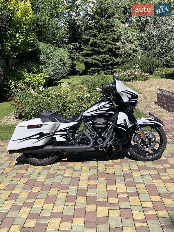 Мотоцикл Туризм Harley-Davidson CVO Street Glide 2016 в Харкові