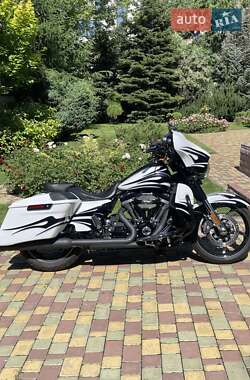 Мотоцикл Туризм Harley-Davidson CVO Street Glide 2016 в 