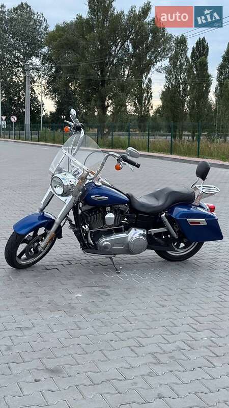 Мотоцикл Круізер Harley-Davidson Dyna Switchback 2015 в 