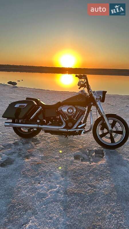 Мотоцикл Туризм Harley-Davidson Dyna Switchback 2013 в 