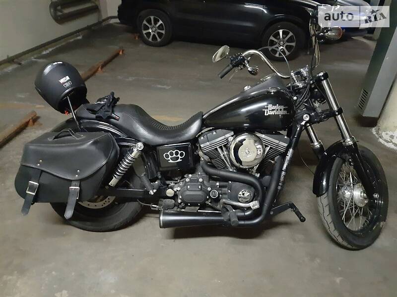 Мотоцикл Чоппер Harley-Davidson Dyna 2015 в 