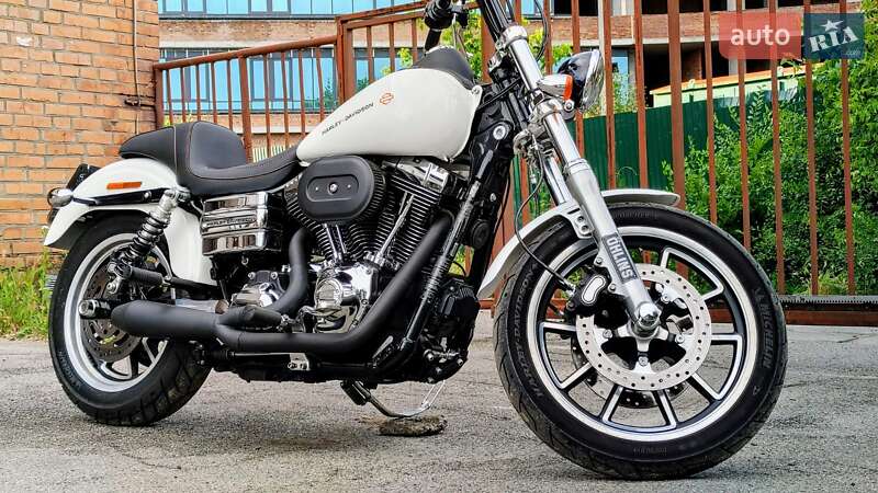 Мотоцикл Кастом Harley-Davidson Dyna 2017 в 