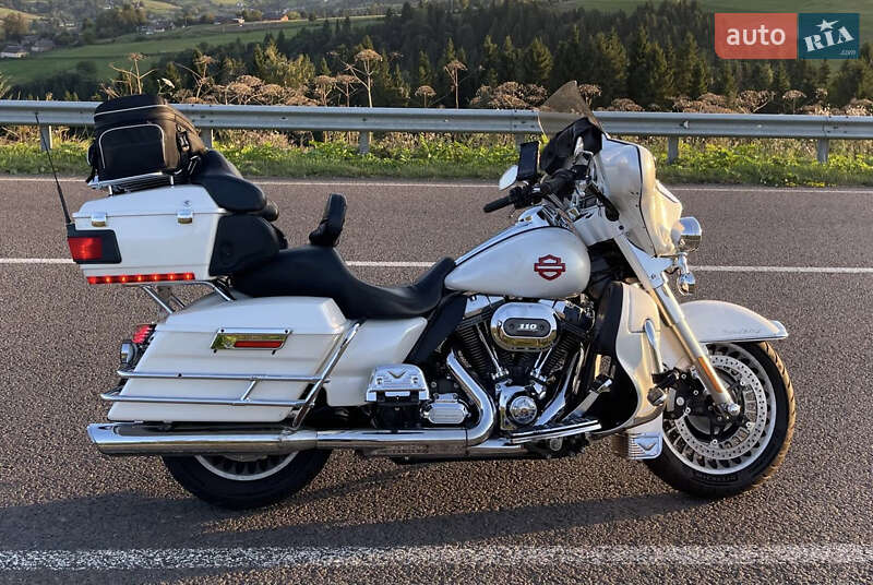 Harley-Davidson FLHTC 2011