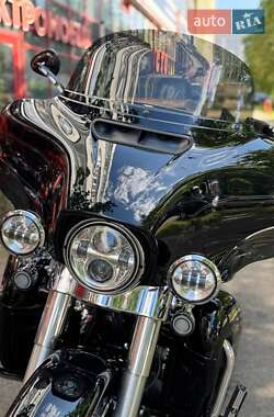 Мотоцикл Круизер Harley-Davidson FLHTCU Ultra Classic Electra Glide 2018 в 