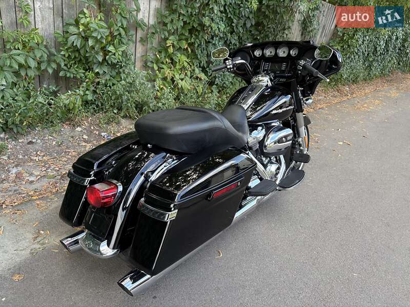 Мотоцикл Круизер Harley-Davidson FLHTCU Ultra Classic Electra Glide 2018 в Киеве фото 4 Мотоцикл Круизер Harley-Davidson FLHTCU Ultra Classic Electra Glide 2018 в Киеве