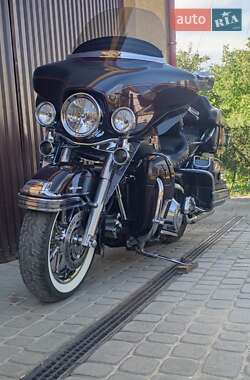Мотоцикл Туризм Harley-Davidson FLHTCUI 2006 в 