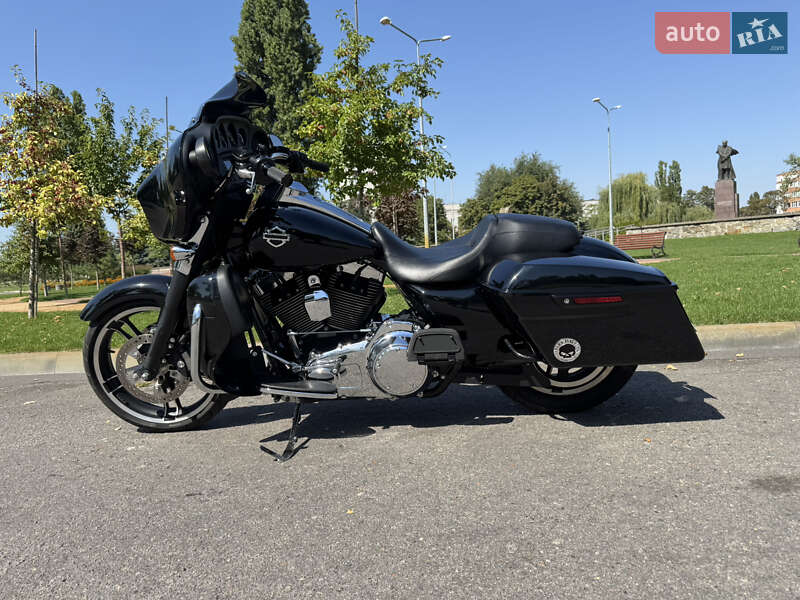 Мотоцикл Чоппер Harley-Davidson FLHX Street Glide 2014 в Кременчуге