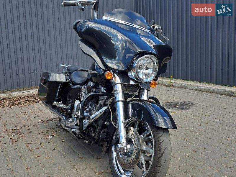 Harley-Davidson FLHX 2011