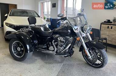 Трайк Harley-Davidson FLRT 2015 в 