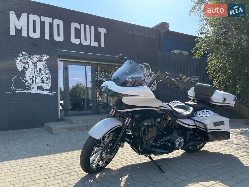 Harley-Davidson FLTRXS 2011