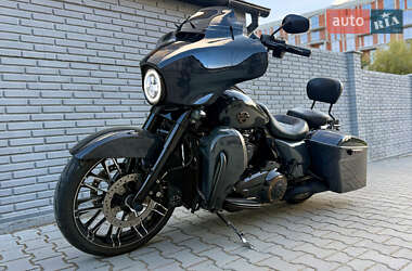 Мотоцикл Круизер Harley-Davidson Street Glide 2020 в 