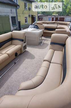 Катер Harris Crown Pontoon 2005 в Житомире