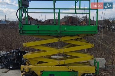 Ножичний підйомник Haulotte Compact 14 2005 в Хмельницькому