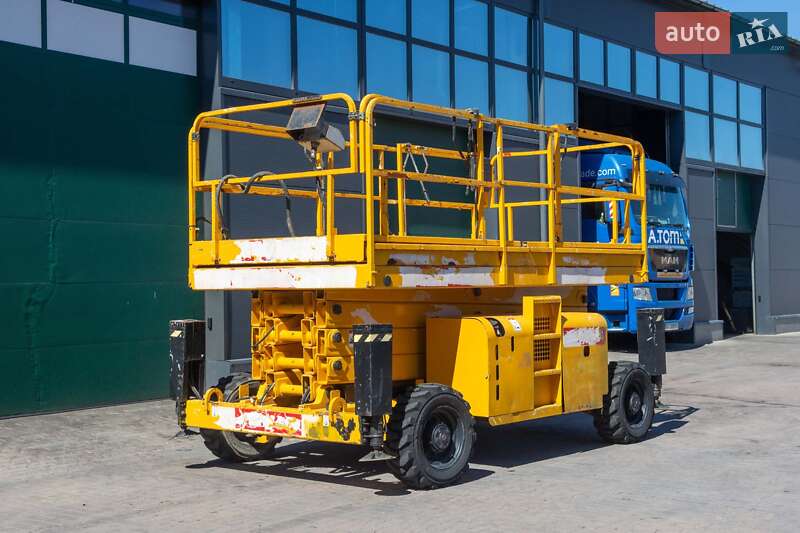Ножничный подъемник Haulotte H 2008 в Житомире