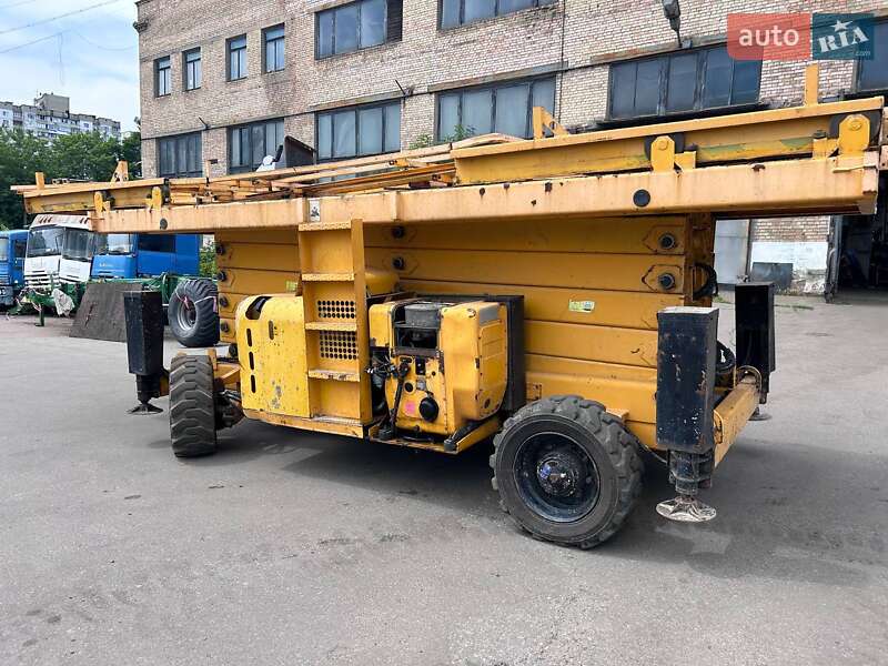 Ножичний підйомник Haulotte H 2006 в Києві