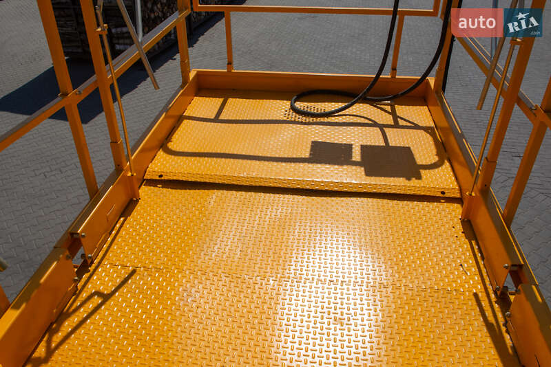 Ножничный подъемник Haulotte H 2008 в Житомире