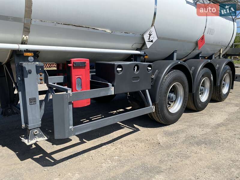 Цистерна Hendricks Goch 2003 в Хусте фото 44 Цистерна Hendricks Goch 2003 в Хусте