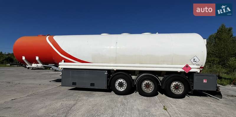 Цистерна полуприцеп Hendricks Goch 2003 в Львове
