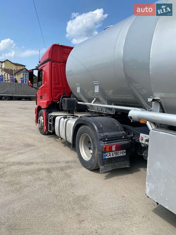 Цистерна Hendricks Goch 2008 в Киеве фото 2 Цистерна Hendricks Goch 2008 в Киеве