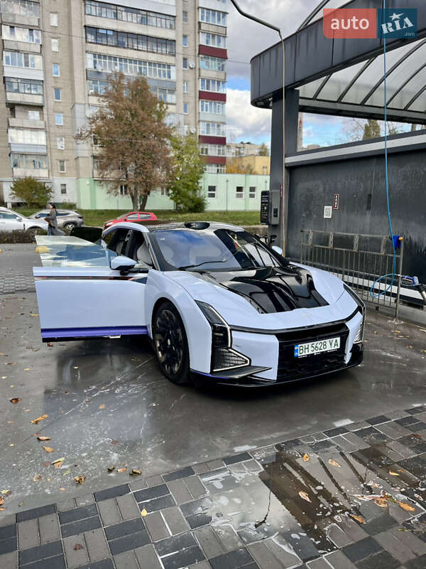 Лимузин HiPhi Z 2023 в Хмельницком фото 10 Лимузин HiPhi Z 2023 в Хмельницком