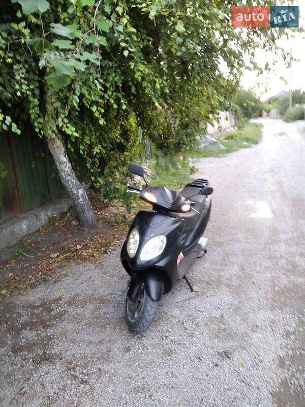 Скутер Hisun HS 2011 в Кам'янському