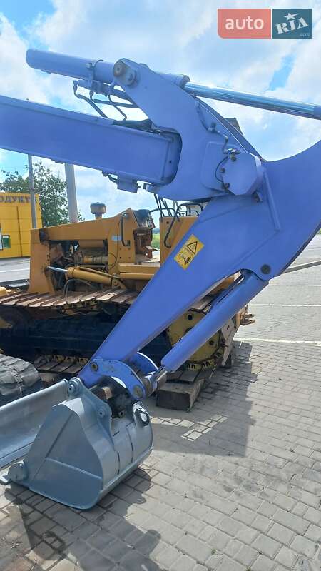 Гусеничний екскаватор Hitachi EX 2001 в Одесі