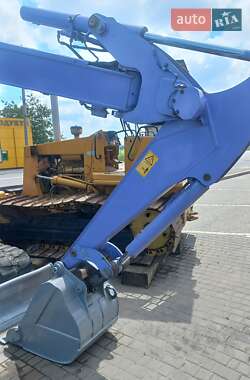 Гусеничный экскаватор Hitachi EX 2001 в 
