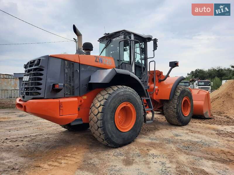 Фронтальный погрузчик Hitachi ZW 2006 в Луцке