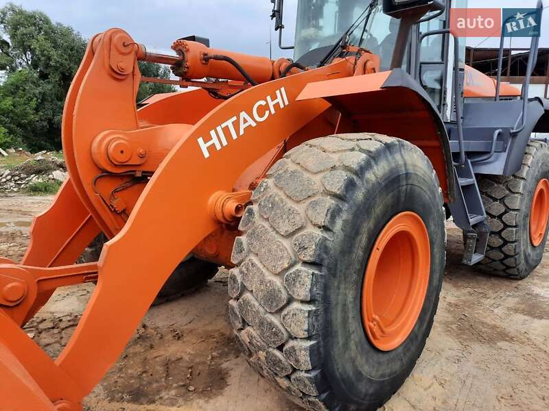 Фронтальный погрузчик Hitachi ZW 2006 в Луцке