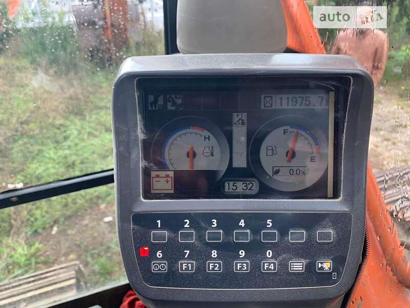 Гусеничный экскаватор Hitachi ZX 2011 в Киеве