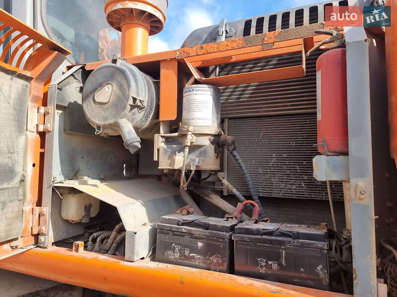 Колесный экскаватор Hitachi ZX 2005 в Одессе