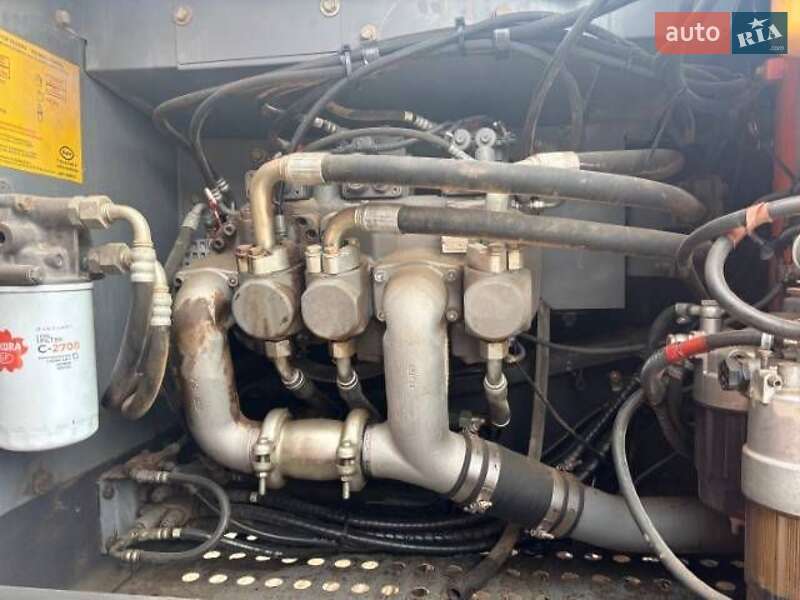 Гусеничный экскаватор Hitachi ZX 2014 в Киеве