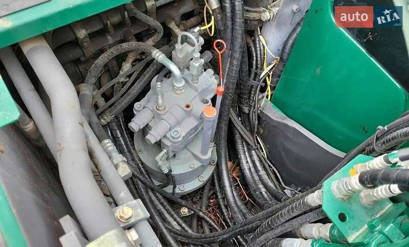 Колісний екскаватор Hitachi ZX 2015 в Києві