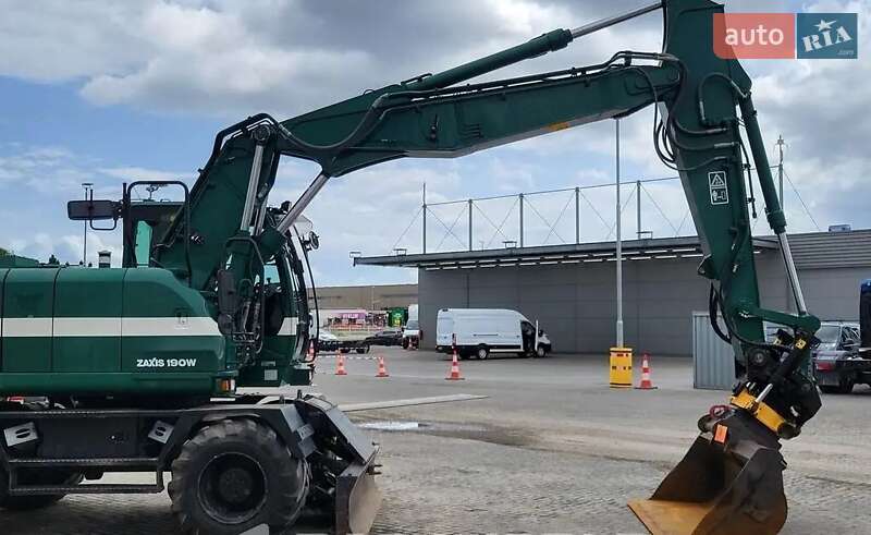 Колісний екскаватор Hitachi ZX 2015 в Києві