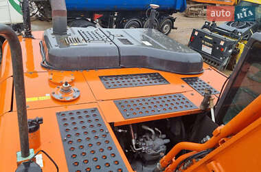 Гусеничный экскаватор Hitachi ZX 2015 в 