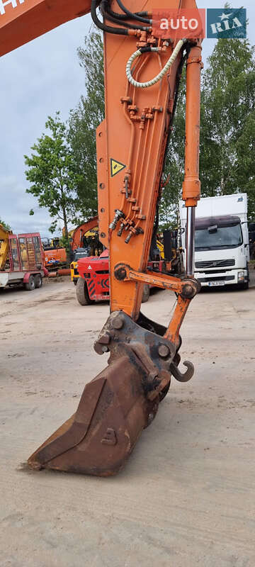 Гусеничный экскаватор Hitachi ZX 2010 в Одессе