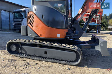 Гусеничный экскаватор Hitachi ZX 2011 в 