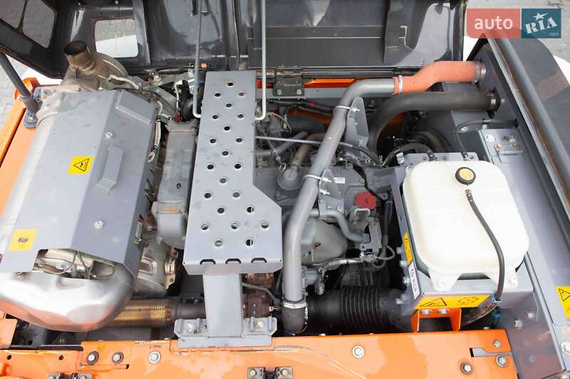 Гусеничный экскаватор Hitachi ZX 2021 в Житомире