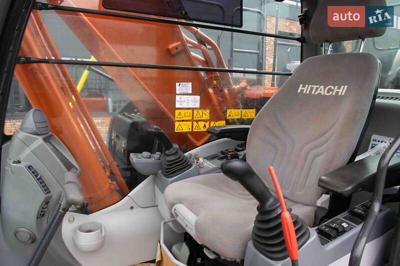 Гусеничный экскаватор Hitachi ZX 2021 в Житомире