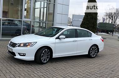 Седан Honda Accord 2015 в Киеве