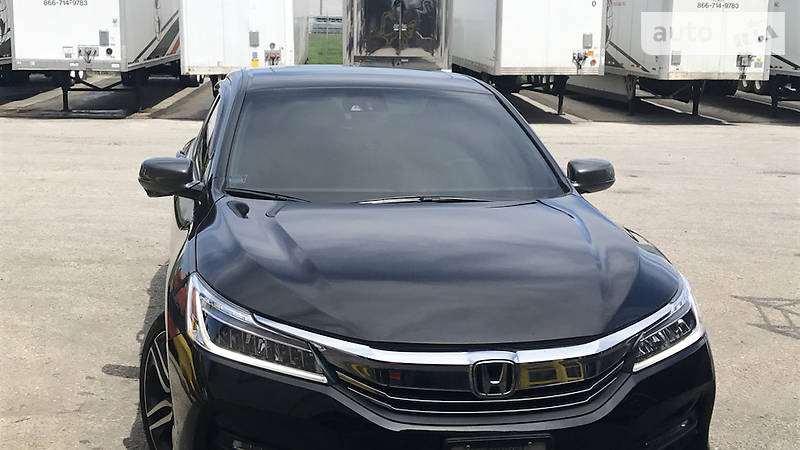 Honda Accord 2015 року