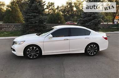 Седан Honda Accord 2015 в Києві