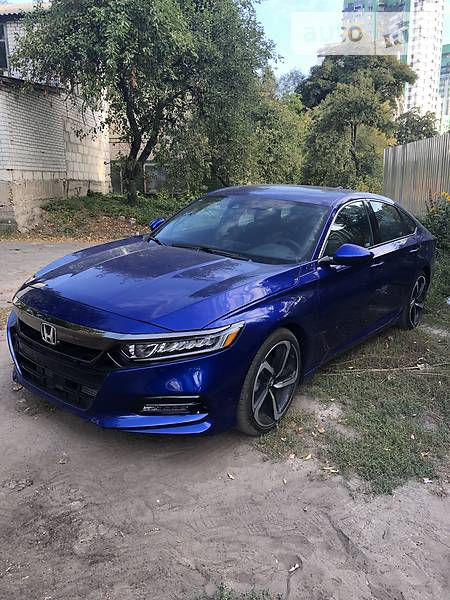 Седан Honda Accord 2018 в Киеве