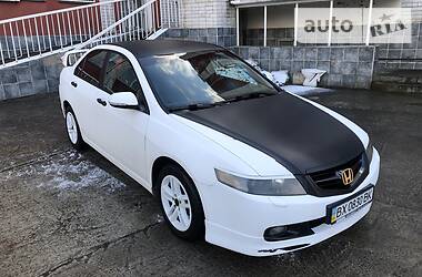 Седан Honda Accord 2004 в Нетешине