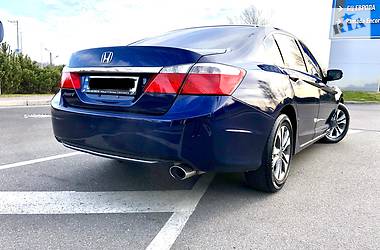 Седан Honda Accord 2013 в Киеве