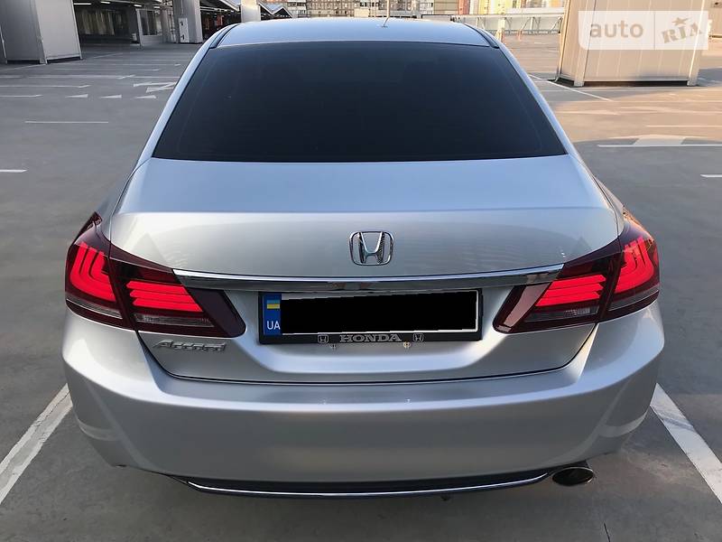 Седан Honda Accord 2013 в Києві