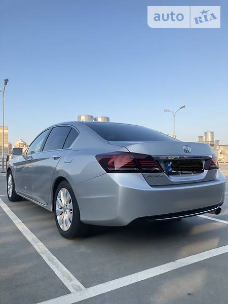 Седан Honda Accord 2013 в Києві